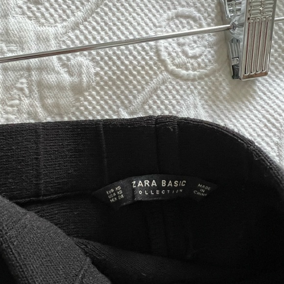 Zara Black Pencil Skirt - Picture 3 of 7